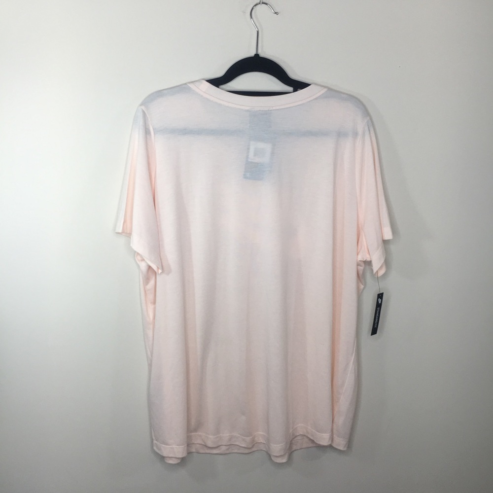 NWT Women’s Nike Tee Shirt - Size 2X - Picture 2 of 4